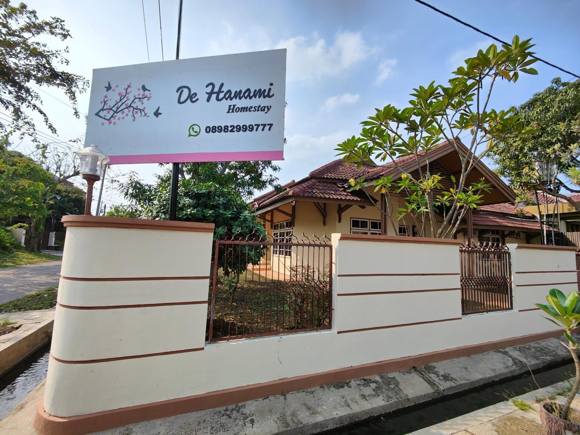 De Hanami Homestay Setrayasa Cirebon Exterior foto